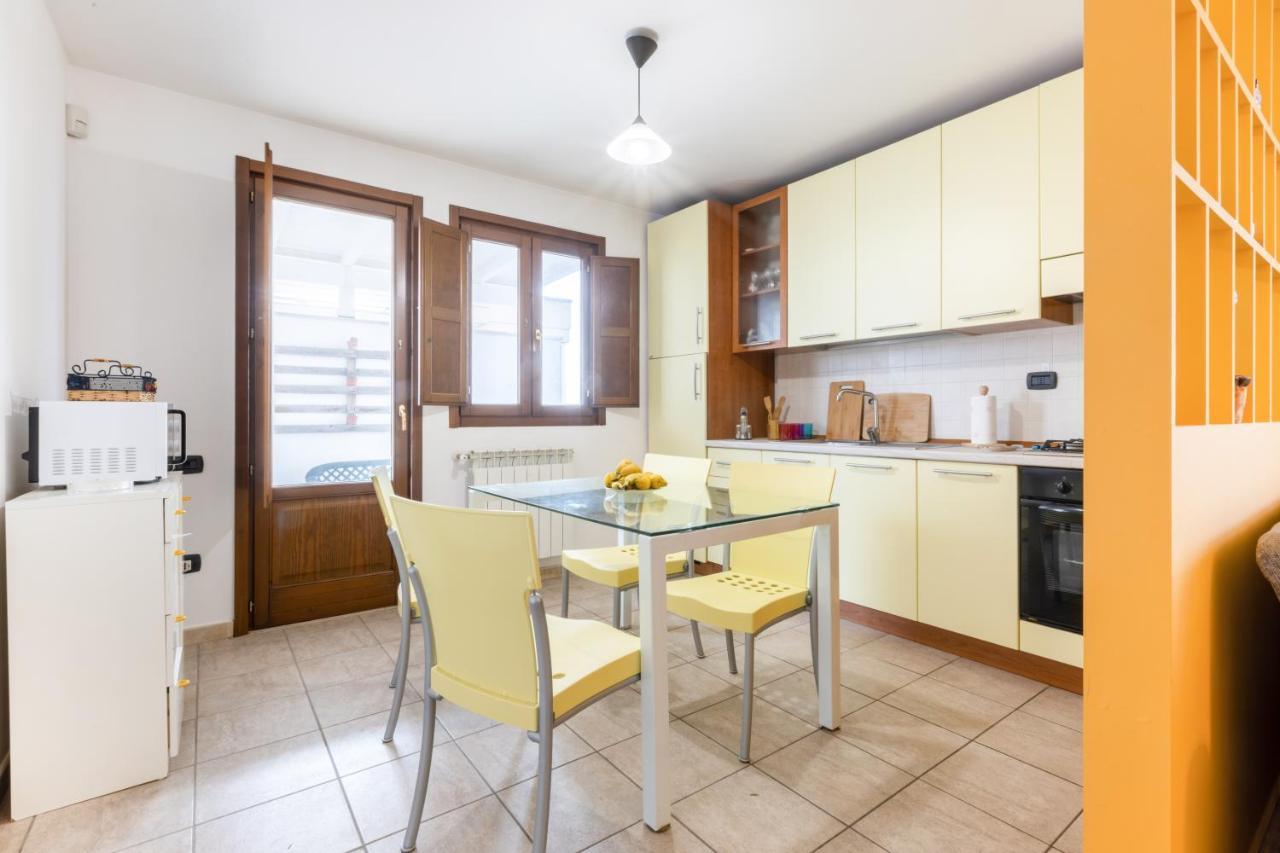 Lecce Colorful Flat With Terrace & Parking Daire Dış mekan fotoğraf