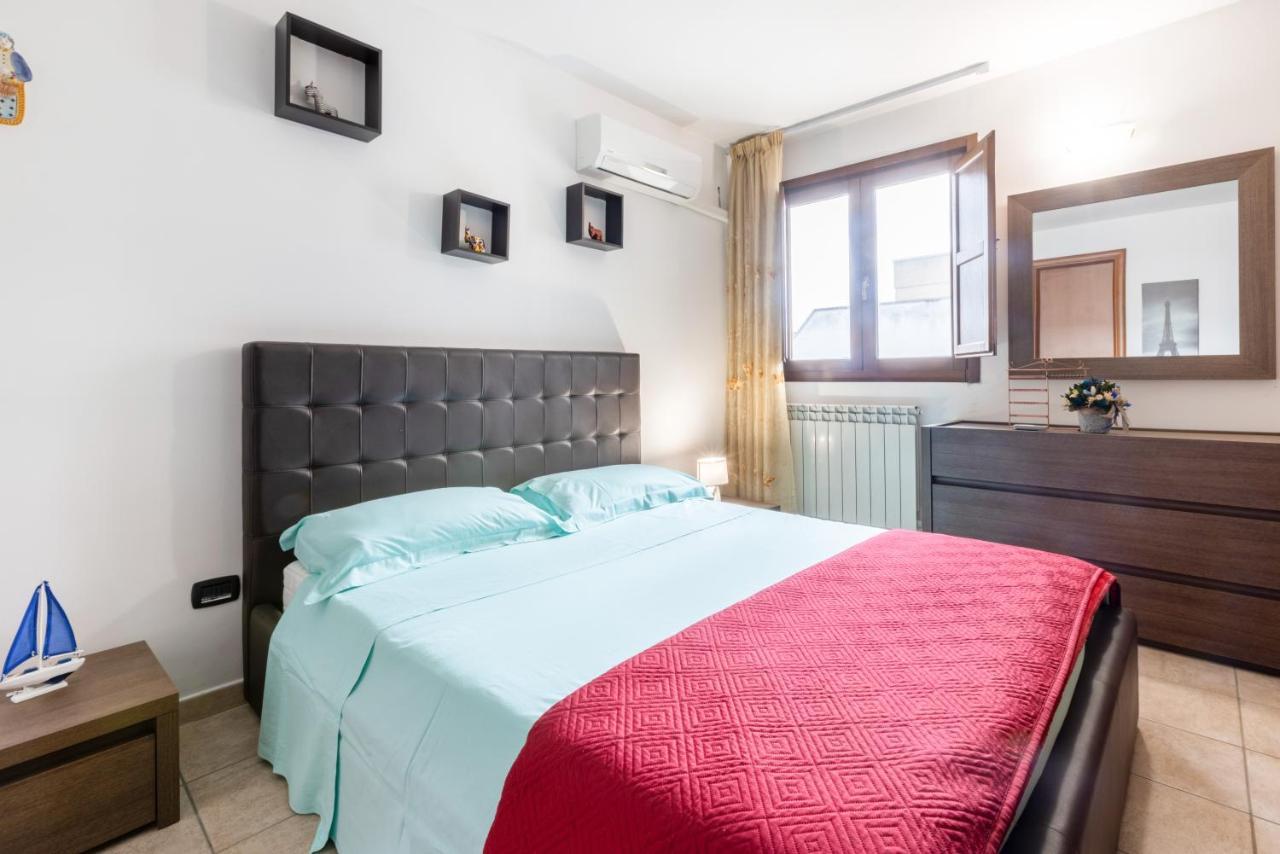Lecce Colorful Flat With Terrace & Parking Daire Dış mekan fotoğraf