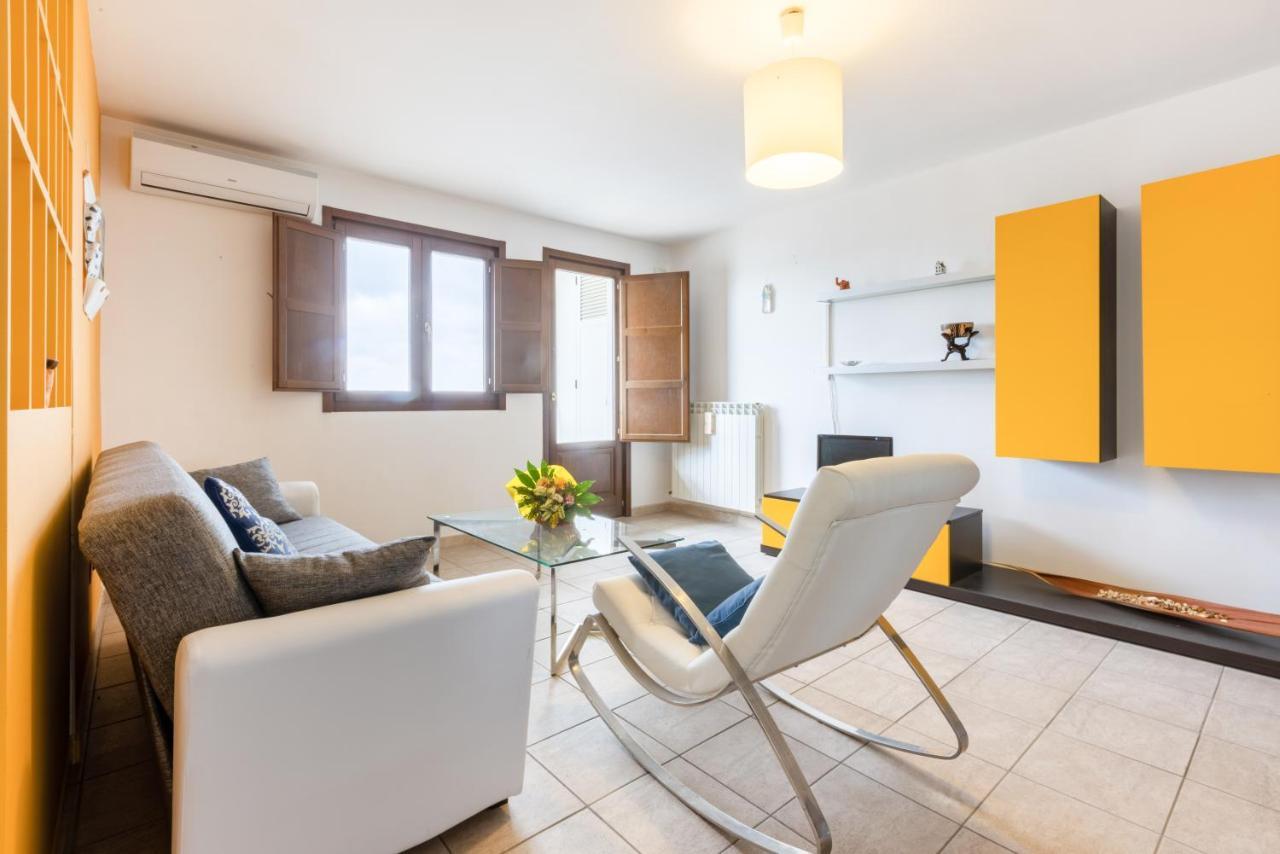 Lecce Colorful Flat With Terrace & Parking Daire Dış mekan fotoğraf