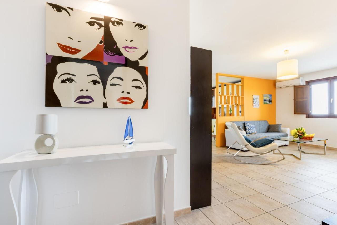 Lecce Colorful Flat With Terrace & Parking Daire Dış mekan fotoğraf