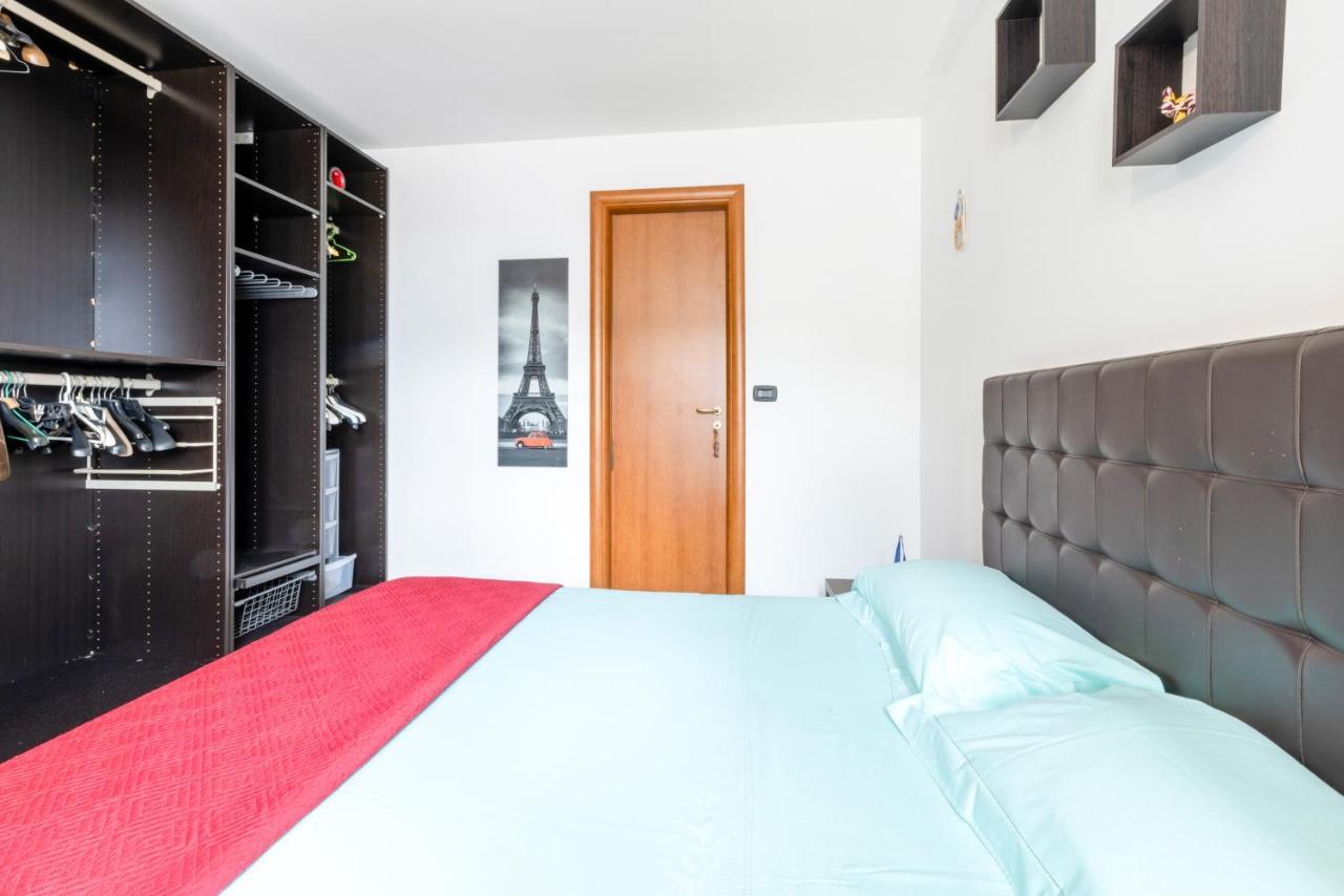 Lecce Colorful Flat With Terrace & Parking Daire Dış mekan fotoğraf
