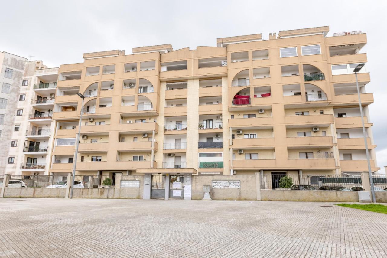 Lecce Colorful Flat With Terrace & Parking Daire Dış mekan fotoğraf